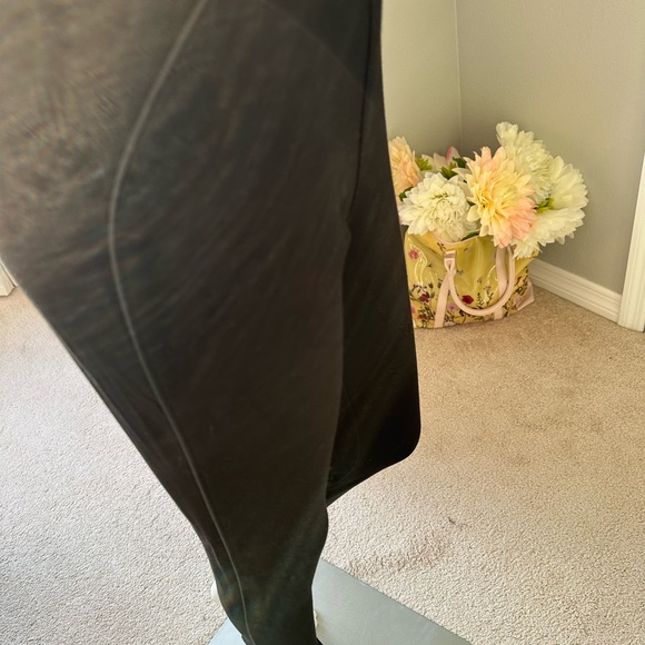 Hue black leggings size Medium - Picture 3 of 7